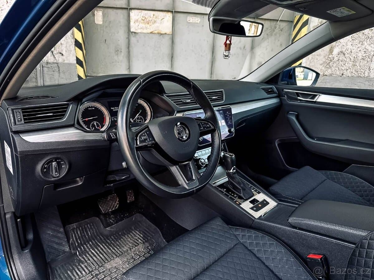 2020 Škoda SUPERB - 11