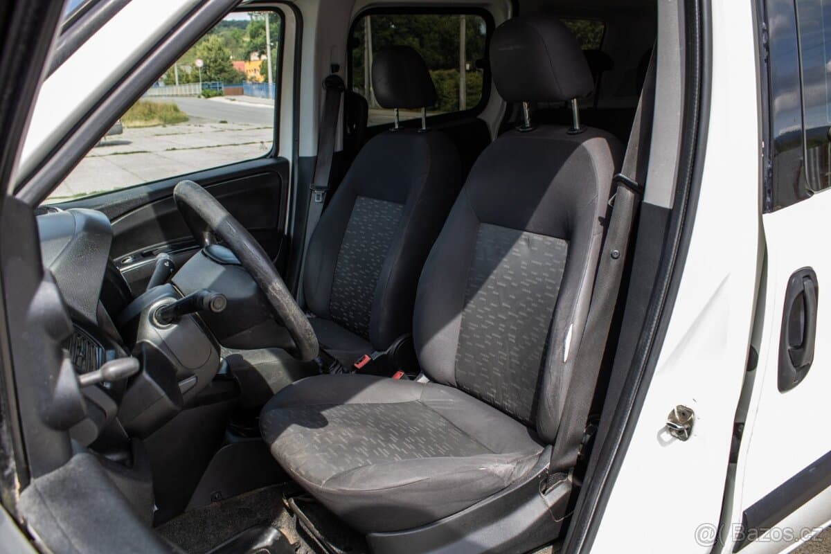 2016 Opel COMBO - 11
