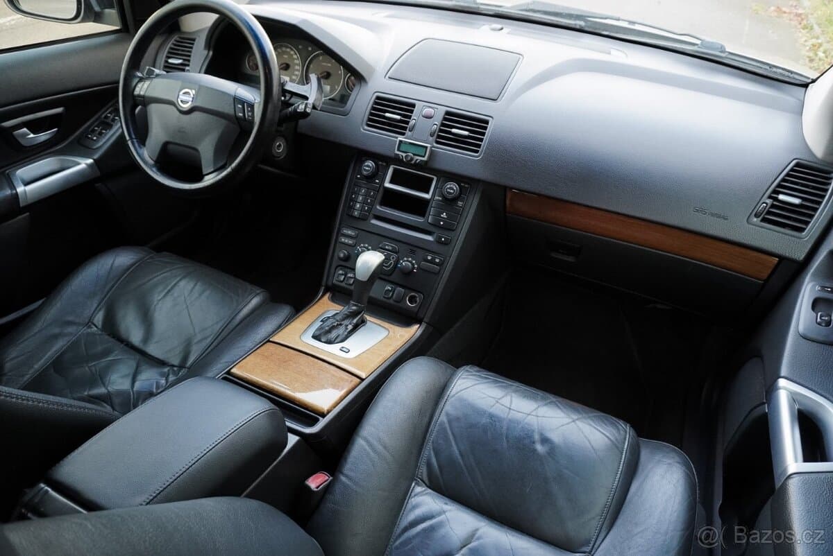 2003 Volvo XC90 - 11