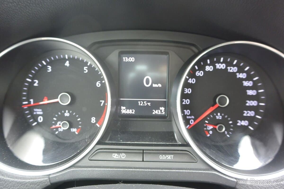 2017 Volkswagen POLO - 11