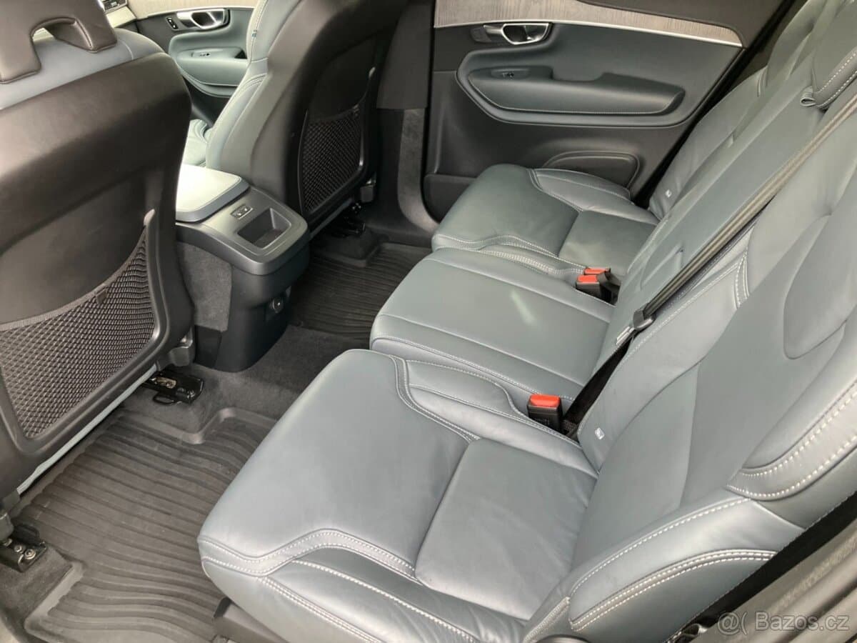 2022 Volvo XC90 - 11