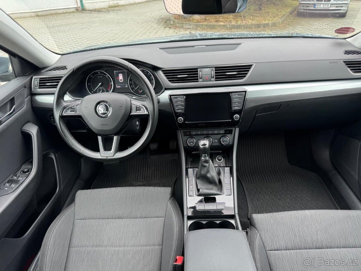 2017 Škoda SUPERB - 11