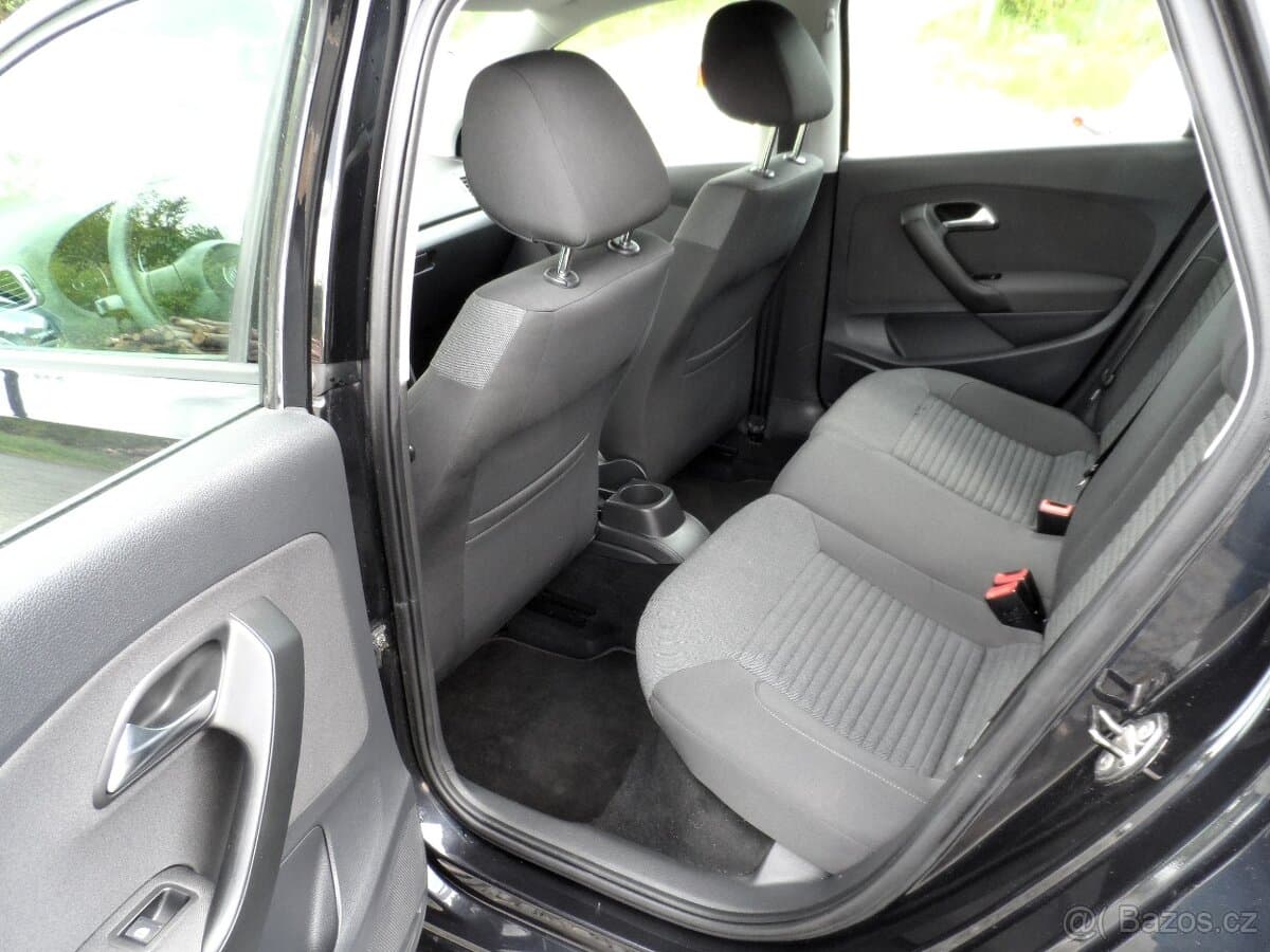 2012 Volkswagen POLO - 11