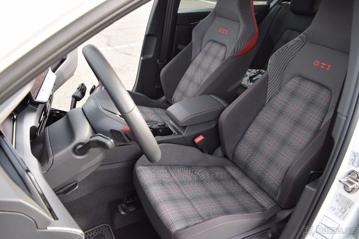 2024 Volkswagen GOLF - 11