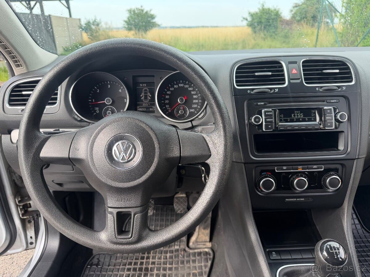 2012 Volkswagen GOLF - 11