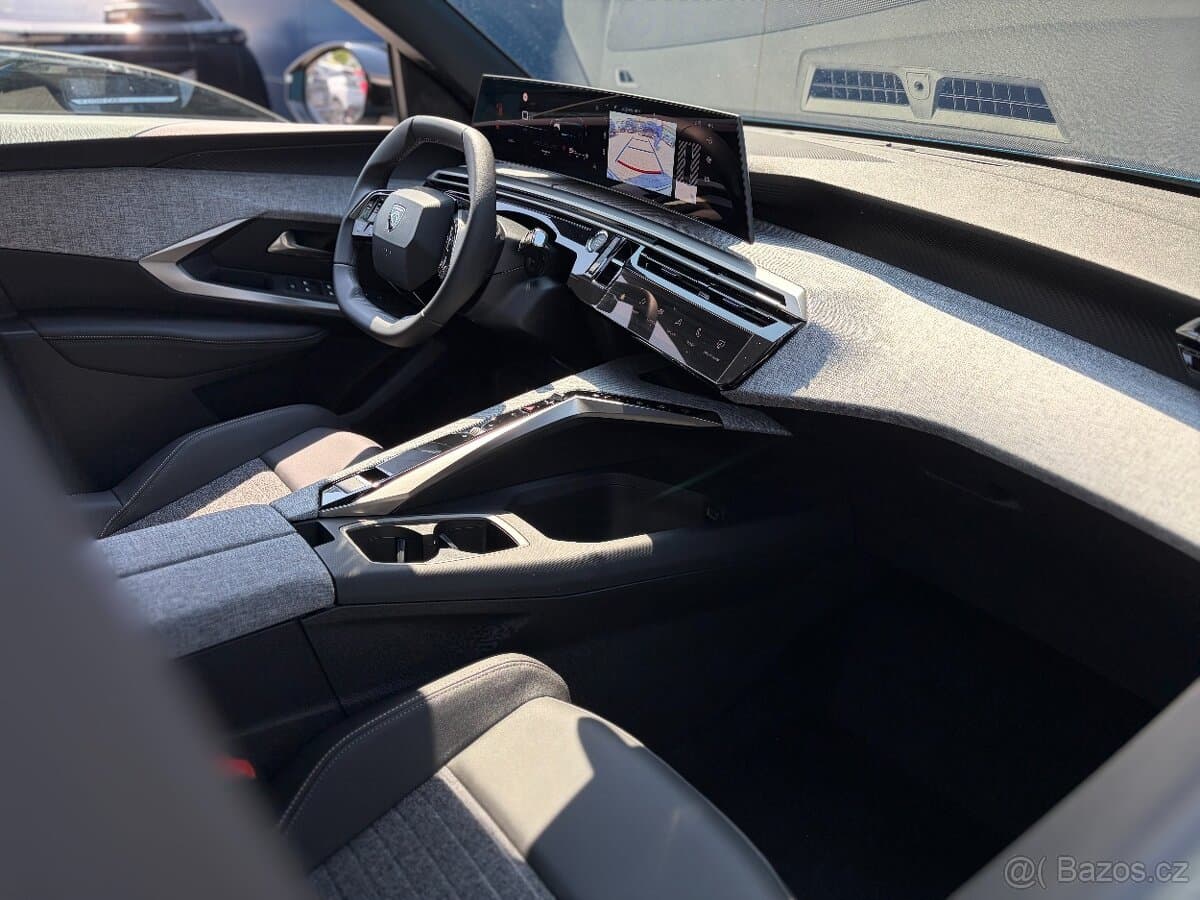 2025 Peugeot 3008 - 11