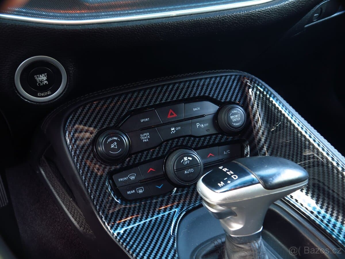 2016 Dodge CHALLENGER - 11