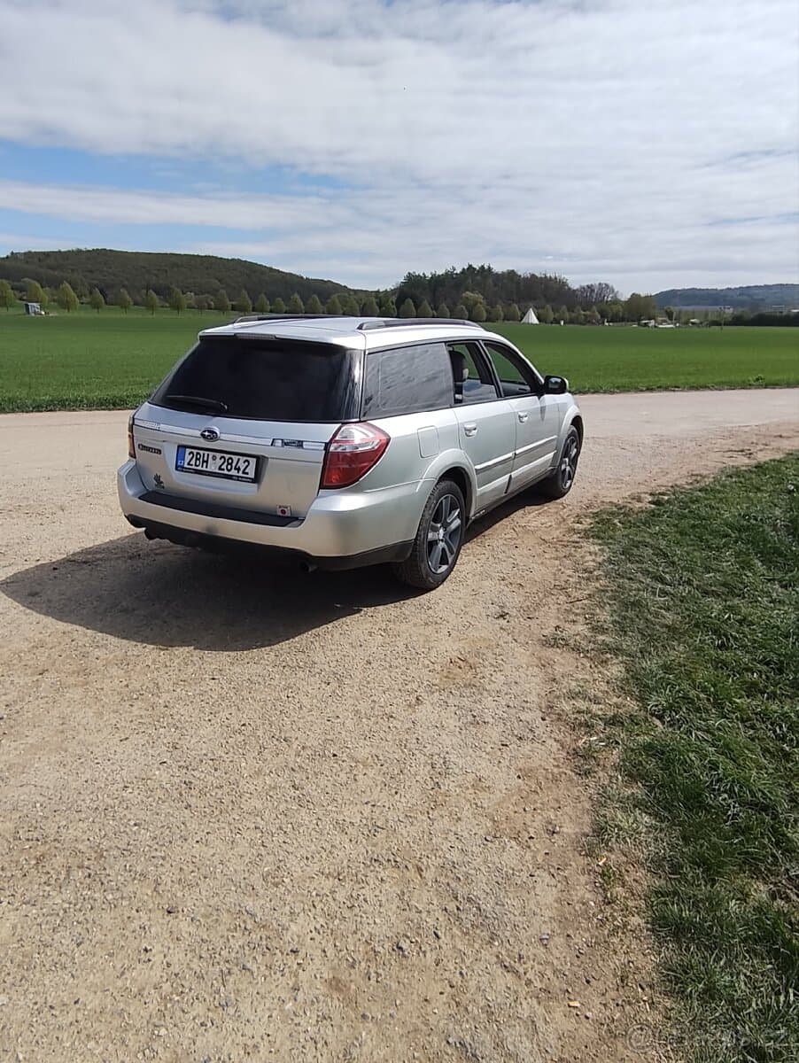 2004 Subaru OUTBACK - 11