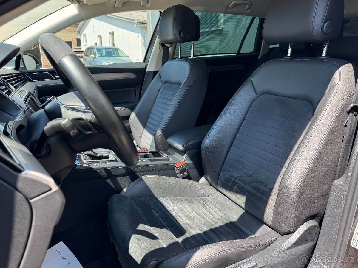 2015 Volkswagen PASSAT - 11