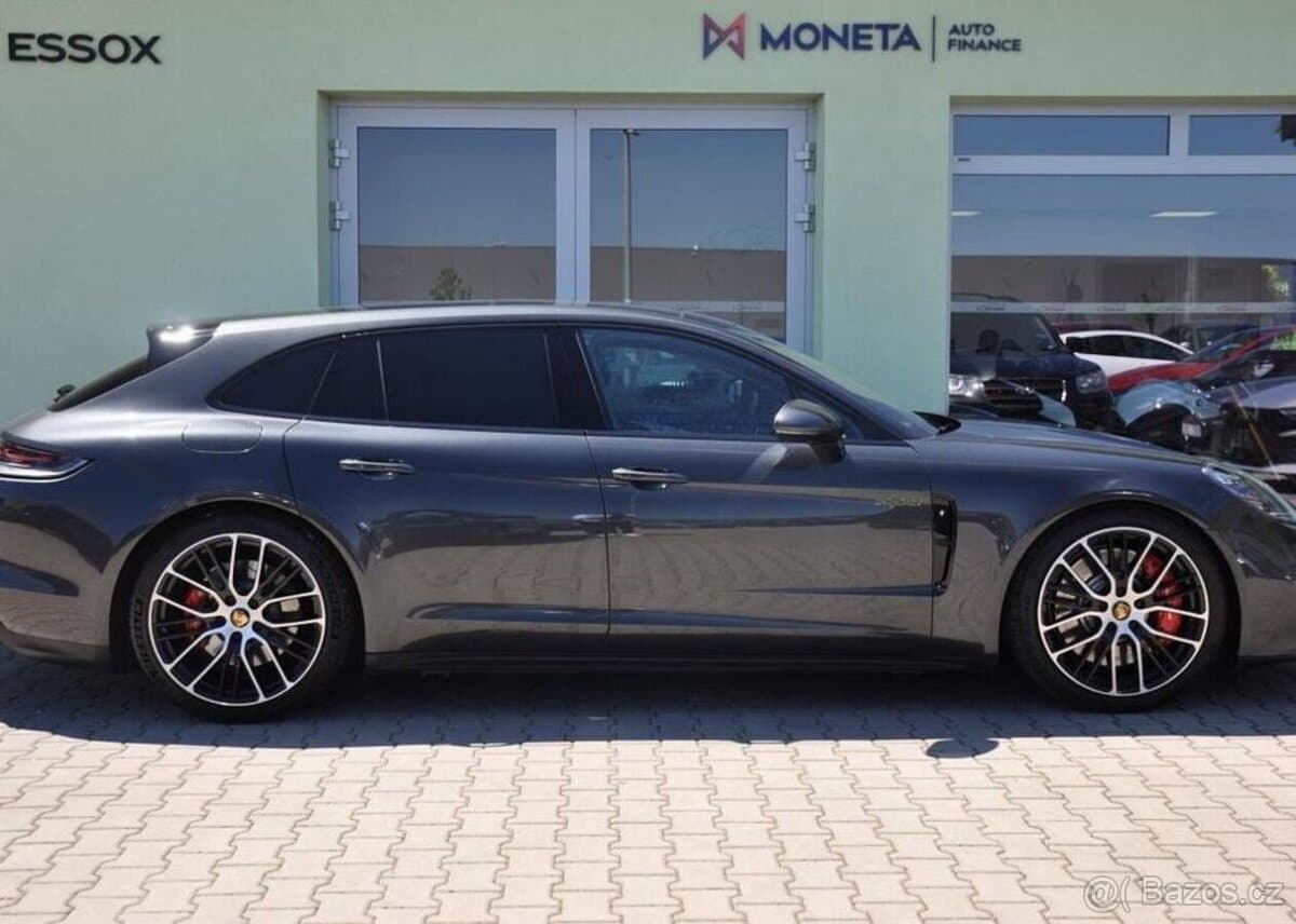 2022 Porsche PANAMERA - 11