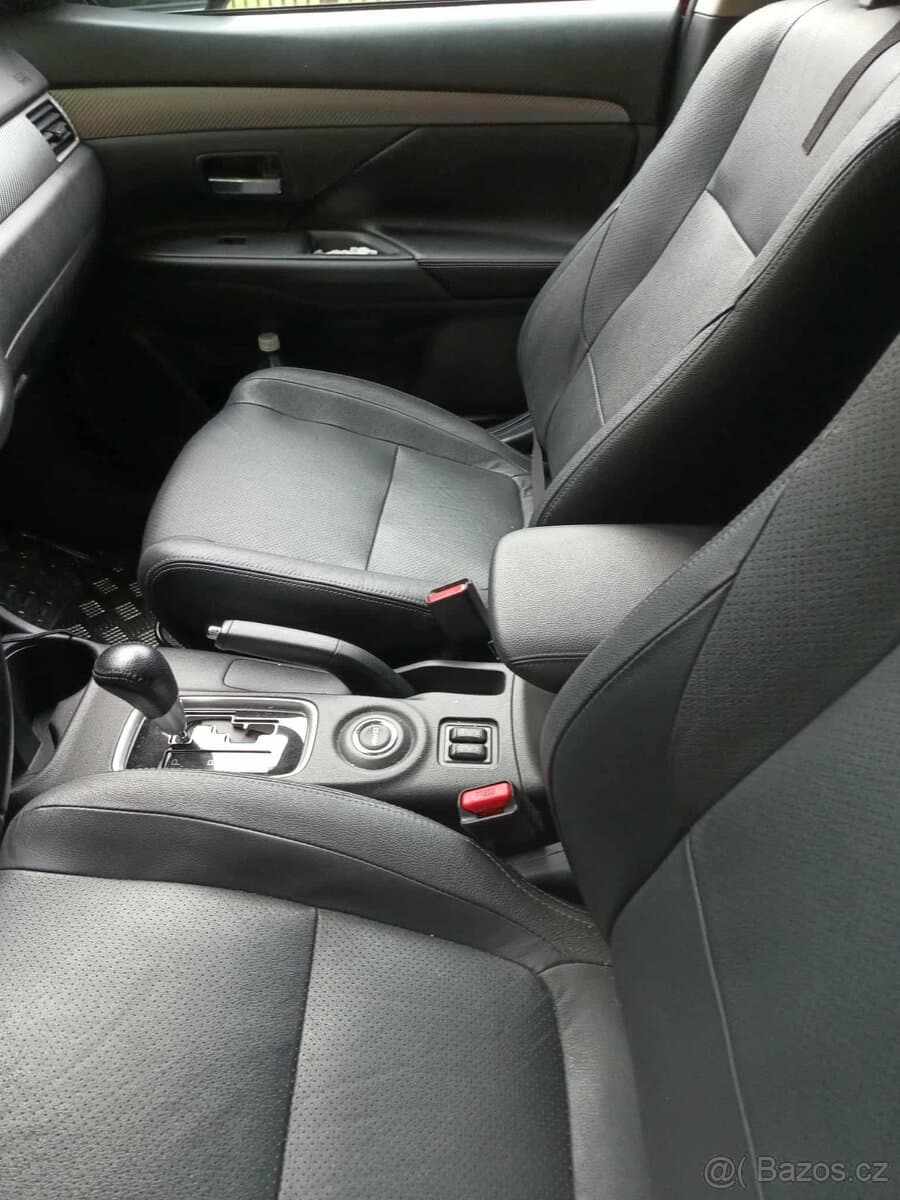 2014 Mitsubishi OUTLANDER - 11