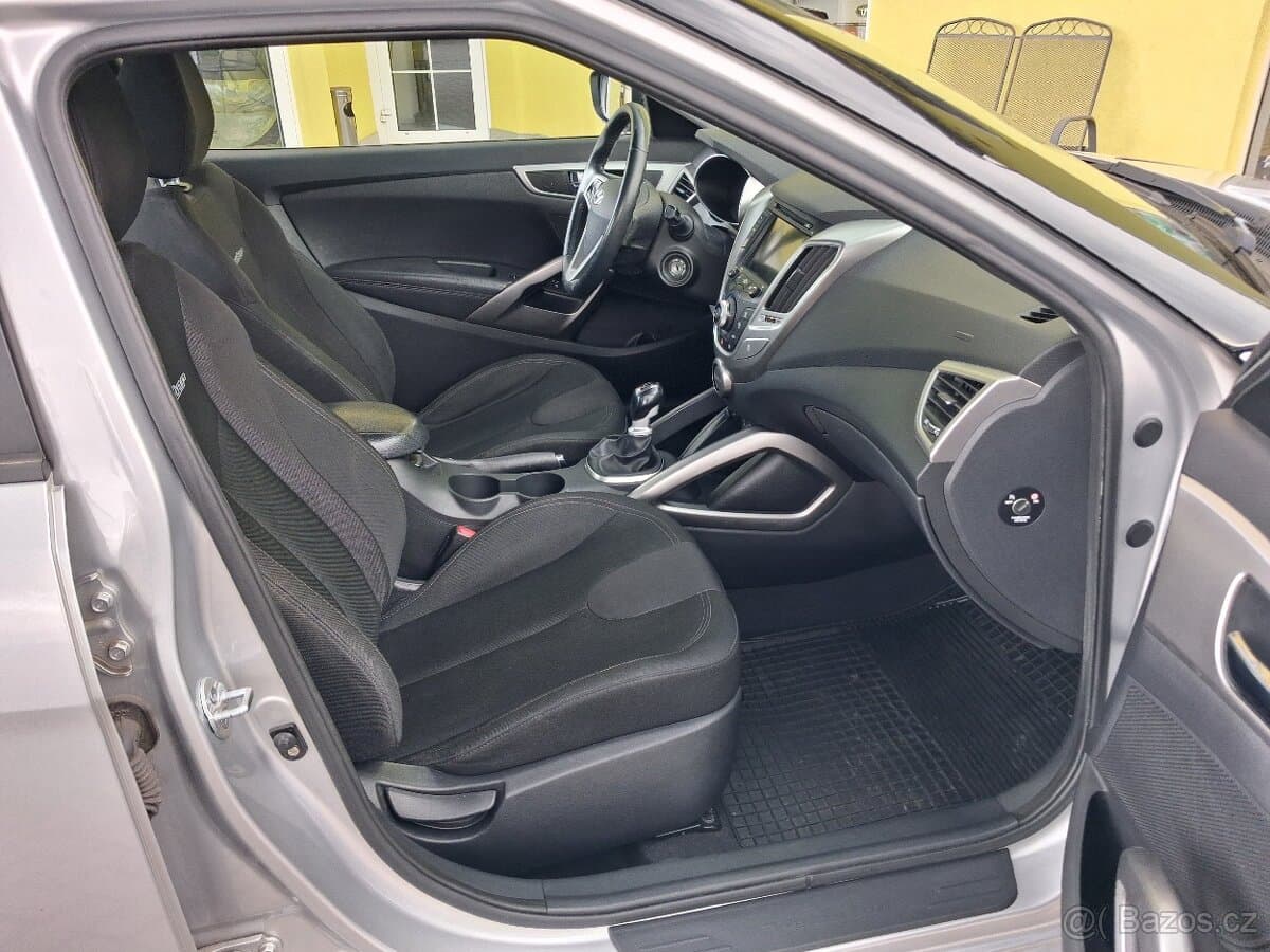 2011 Hyundai VELOSTER - 11