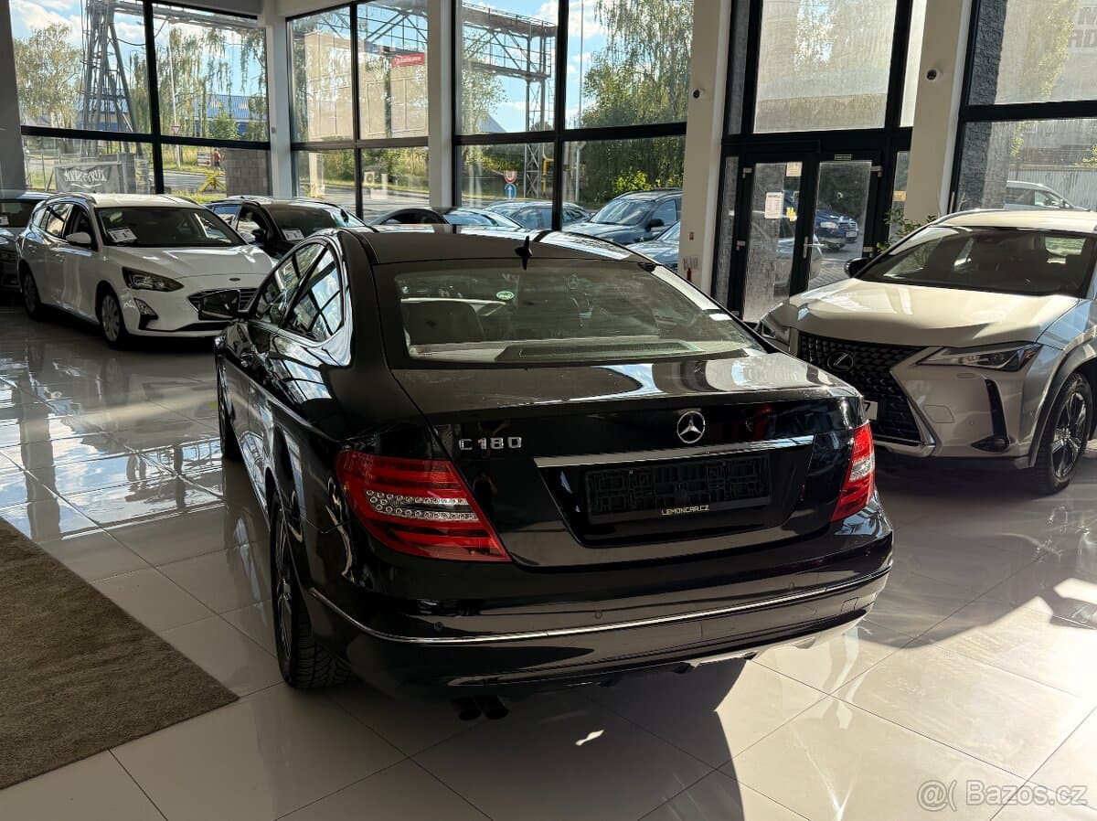2011 Mercedes-Benz C-CLASS - 11