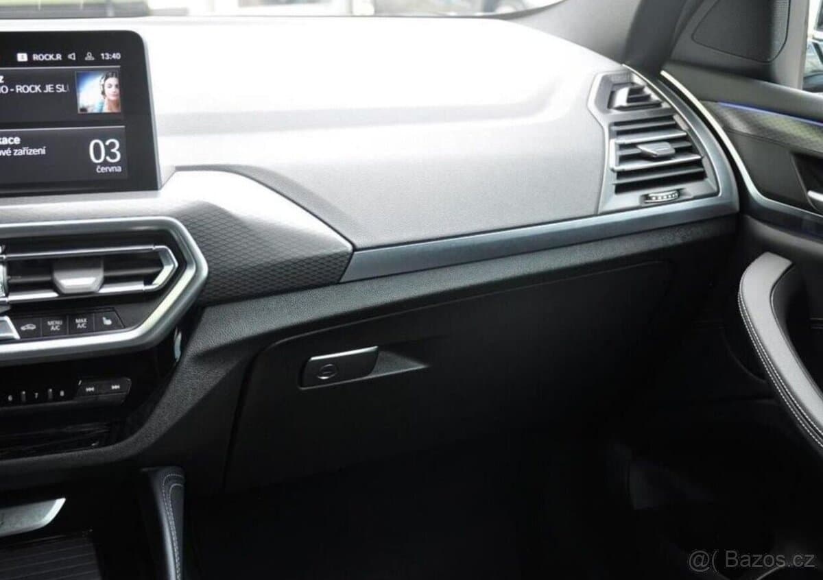 2023 BMW X4 - 11