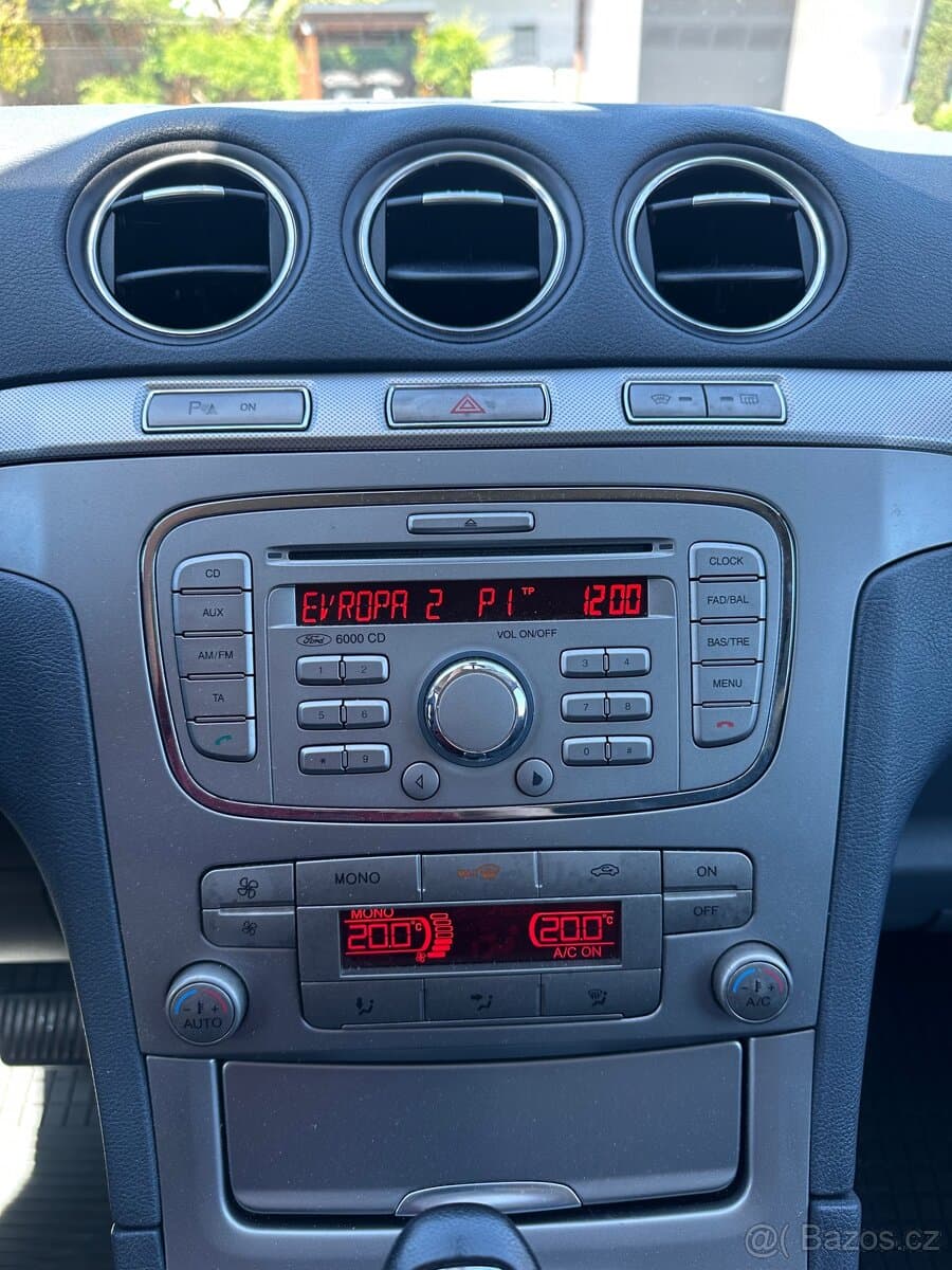 2010 Ford S-MAX - 11