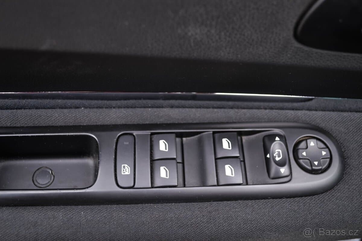 2016 Peugeot 3008 - 11
