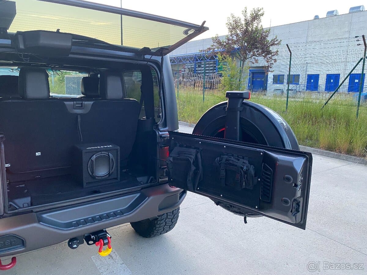 2016 Jeep WRANGLER - 11