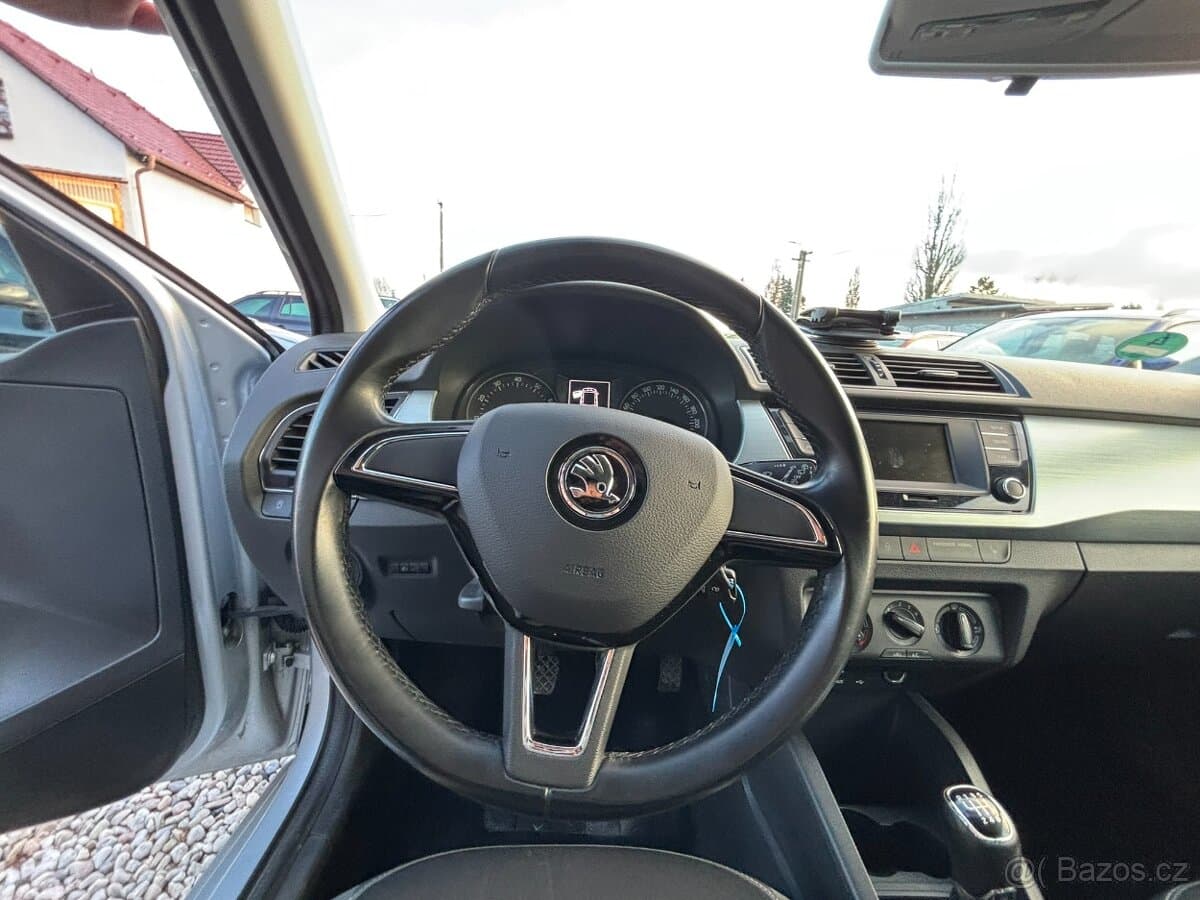 2015 Škoda FABIA - 11