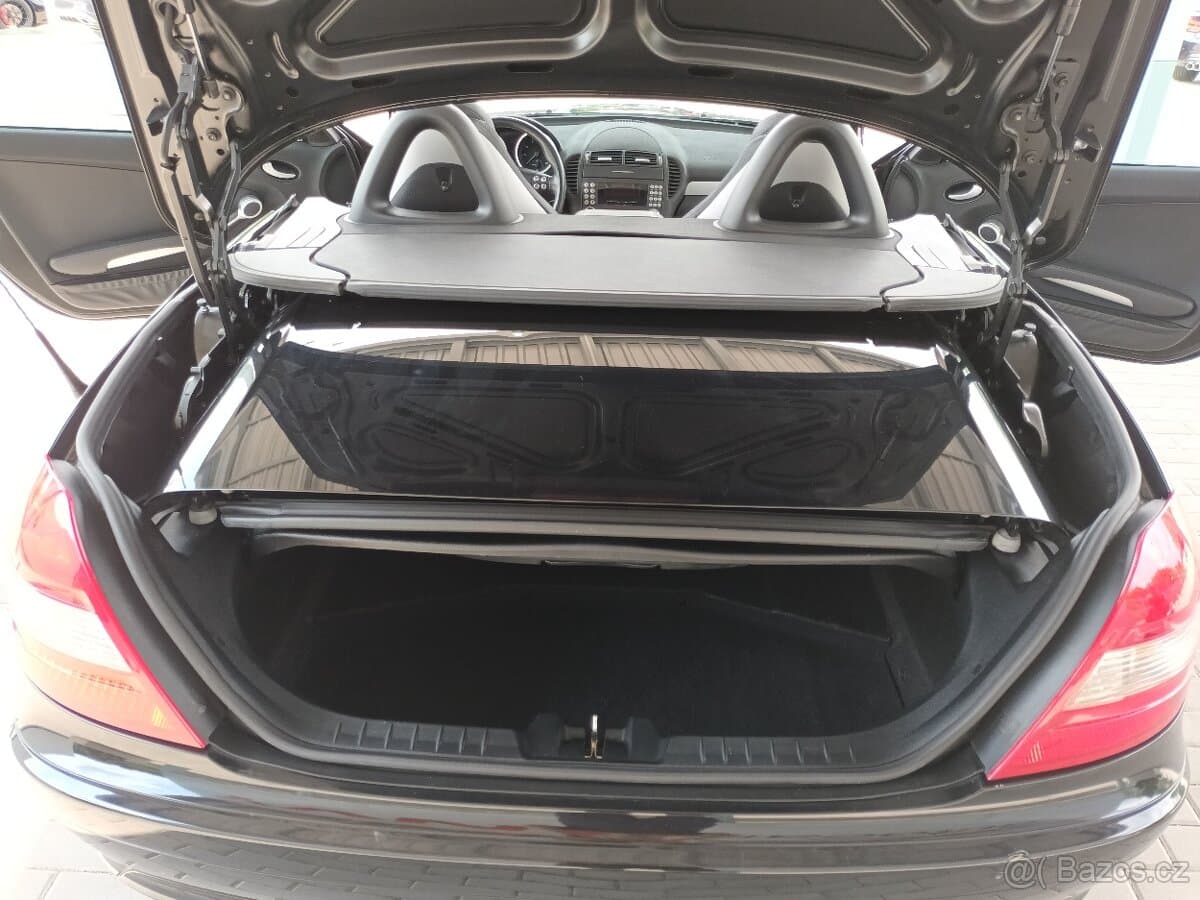 2004 Mercedes-Benz SLK - 11