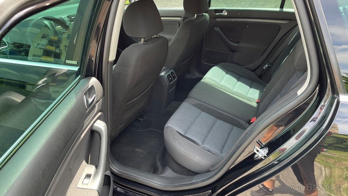 2011 Volkswagen GOLF - 11