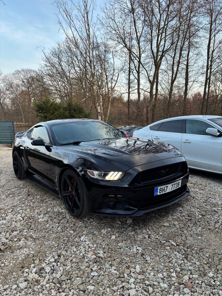 2017 Ford MUSTANG - 11