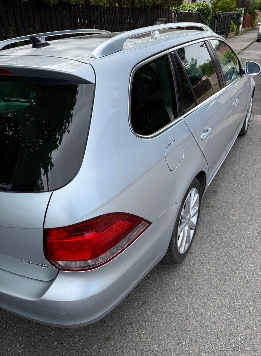 2012 Volkswagen GOLF - 11