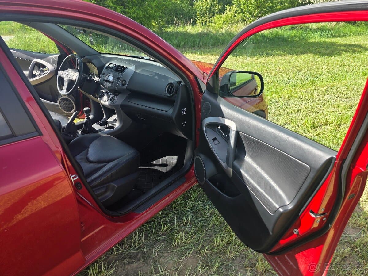 Toyota RAV4 - 11
