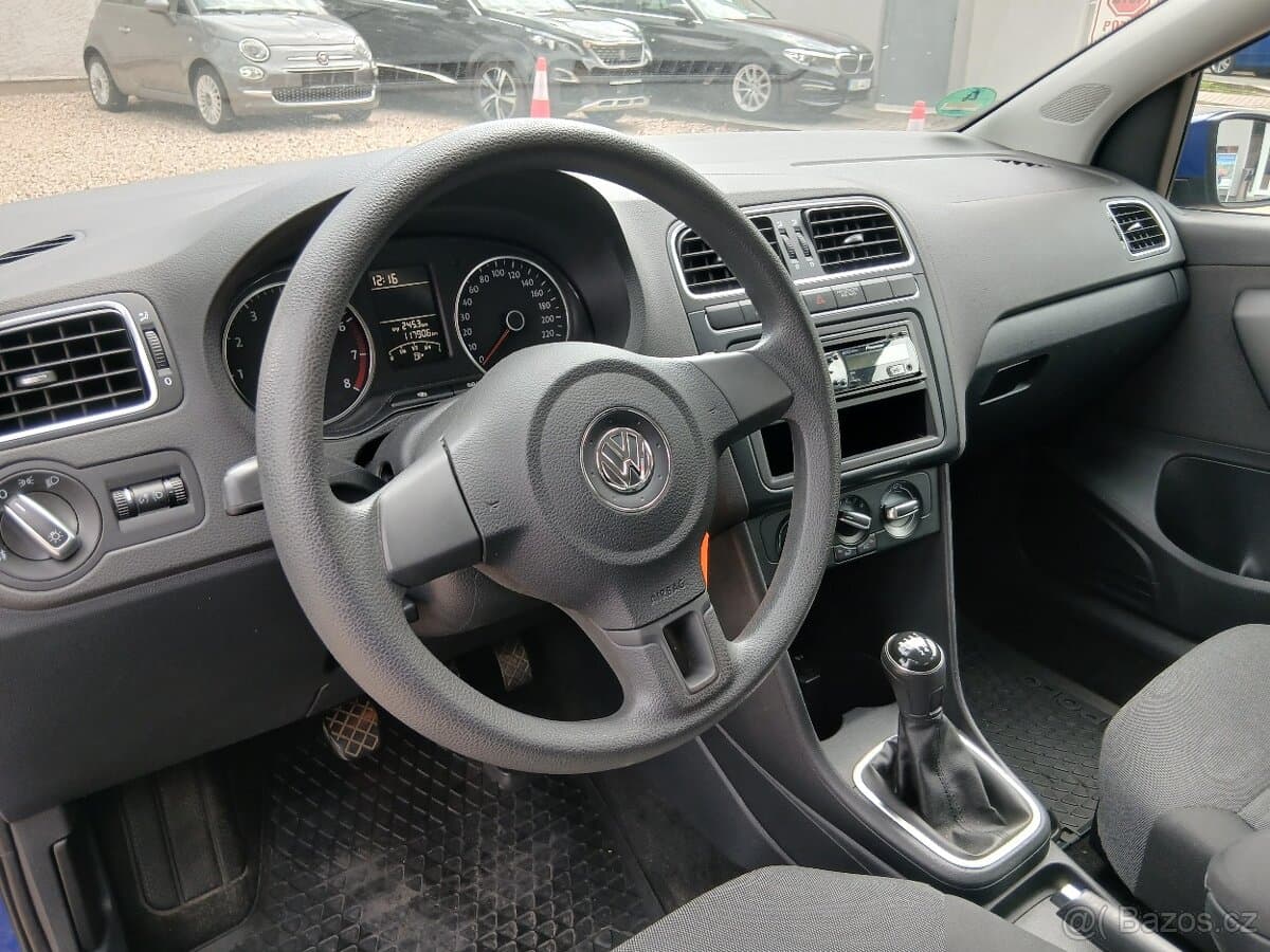 Volkswagen POLO - 11