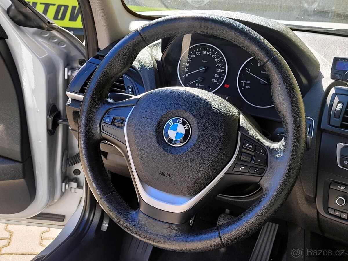 2011 BMW 1-SERIES - 11