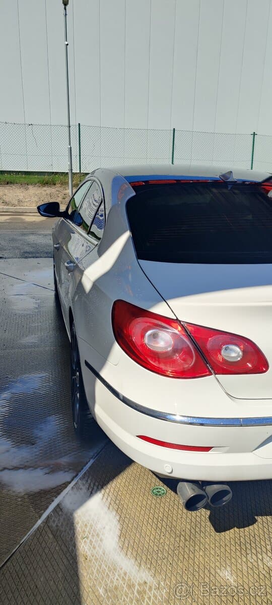 Volkswagen PASSAT CC - 11