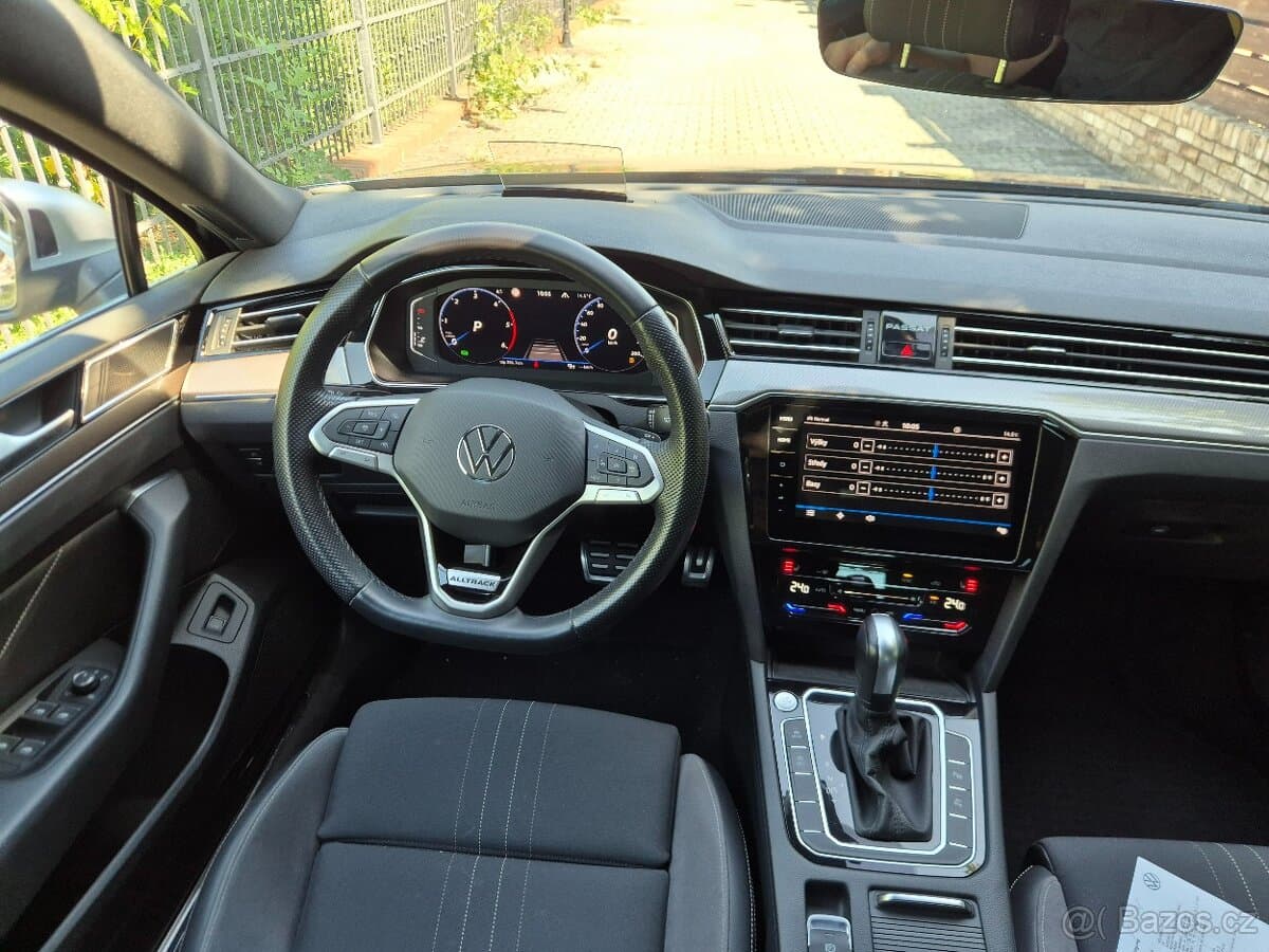 2022 Volkswagen PASSAT - 11