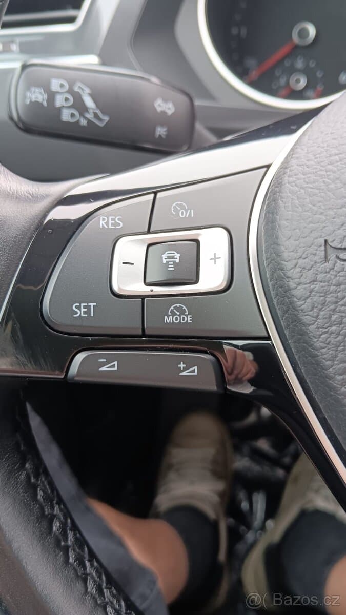 2017 Volkswagen TIGUAN - 11