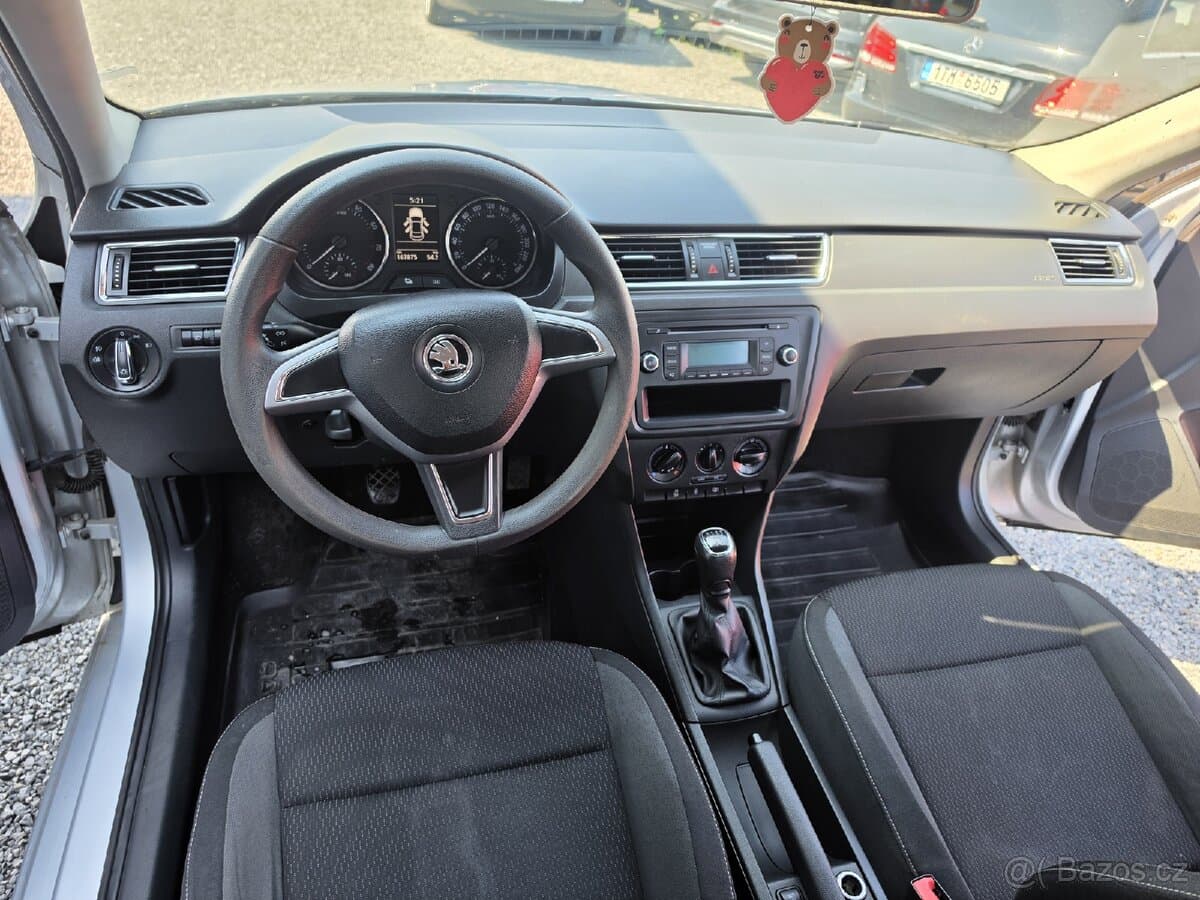 2015 Škoda RAPID - 11