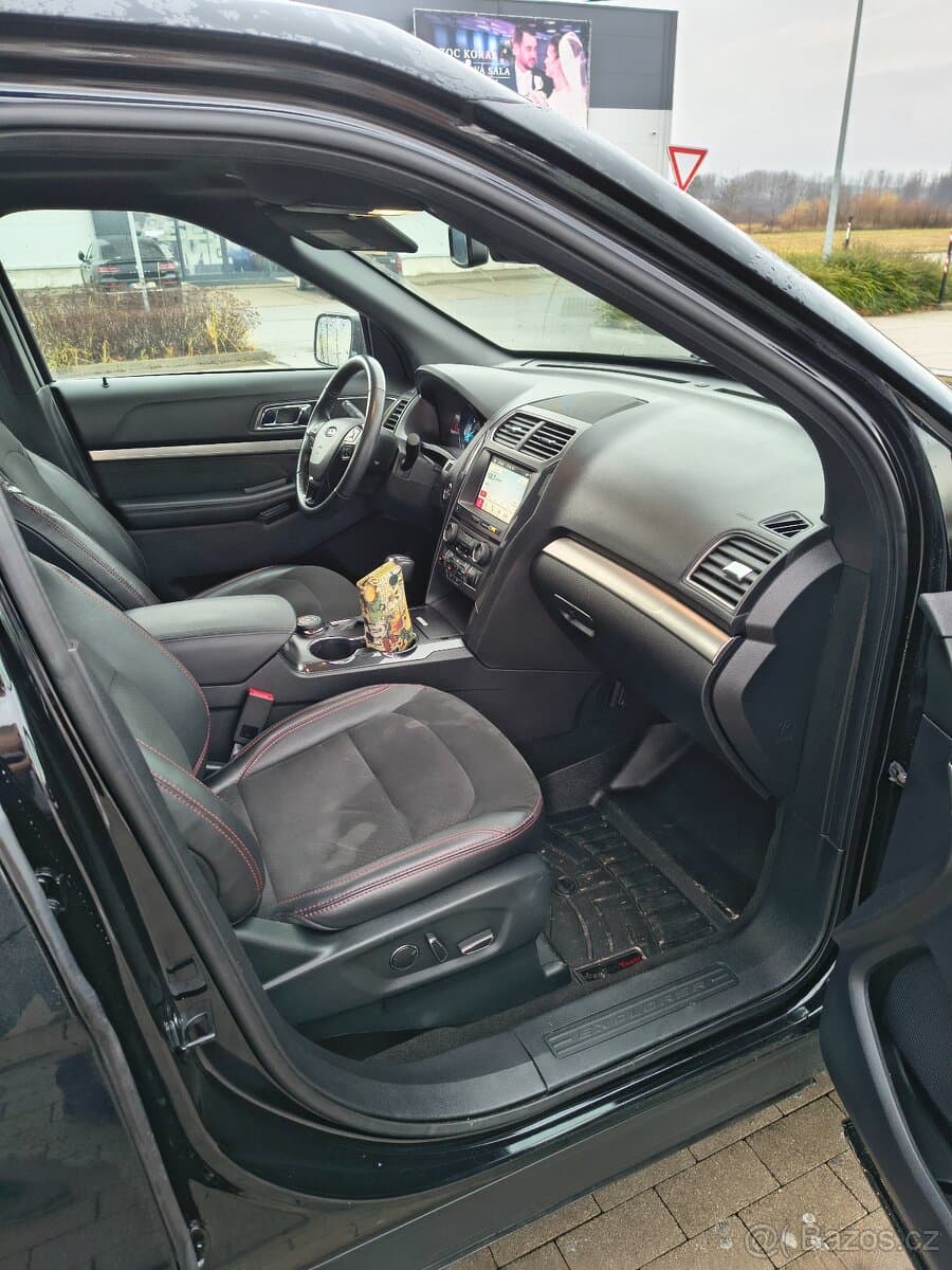 2018 Ford EXPLORER - 11