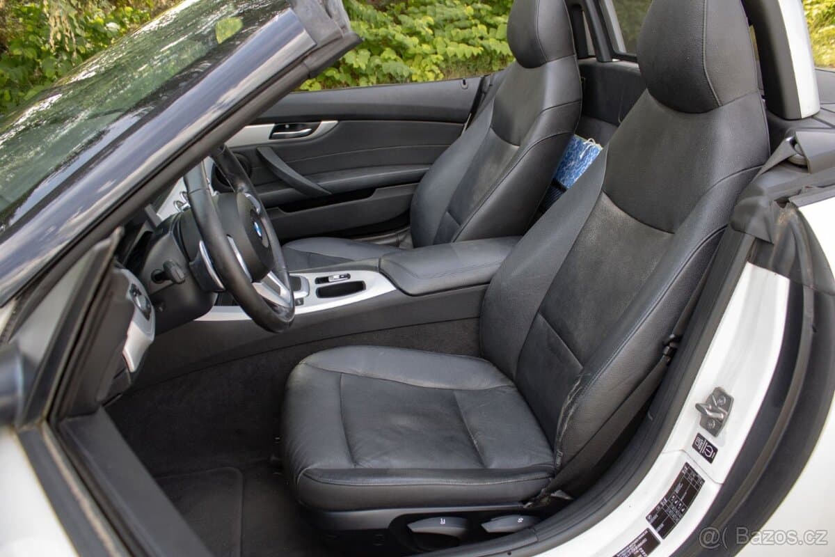 2012 BMW Z4 - 11