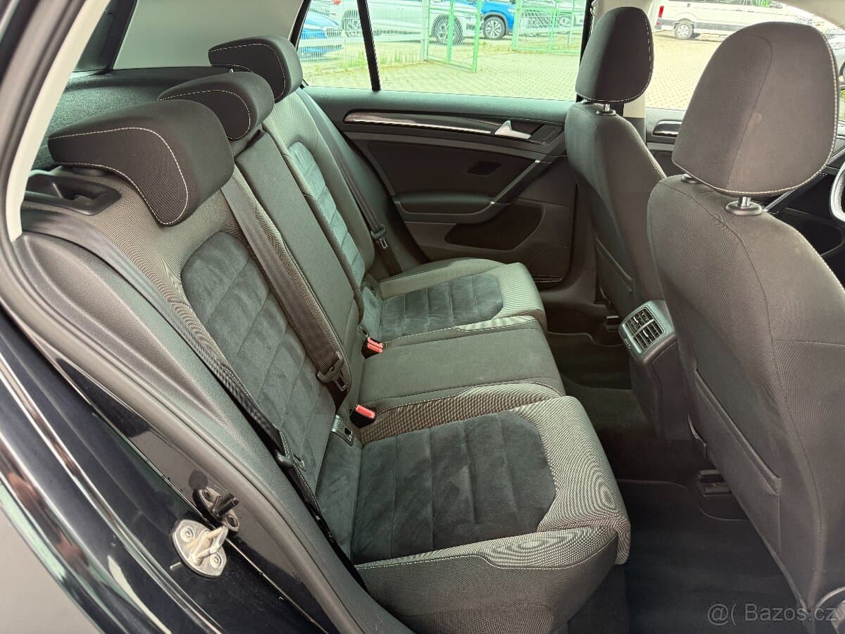 2015 Volkswagen GOLF - 11