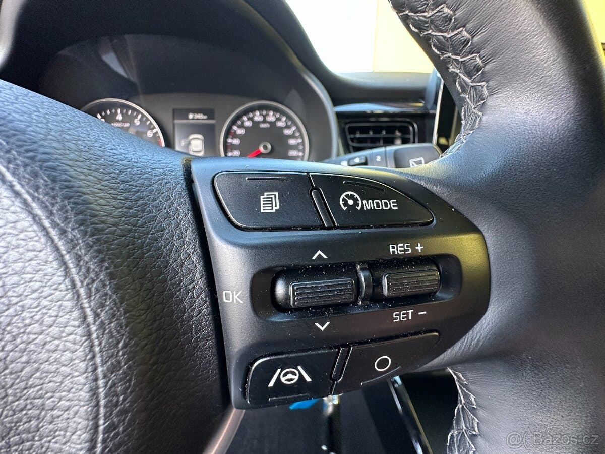 2021 Kia STONIC - 11