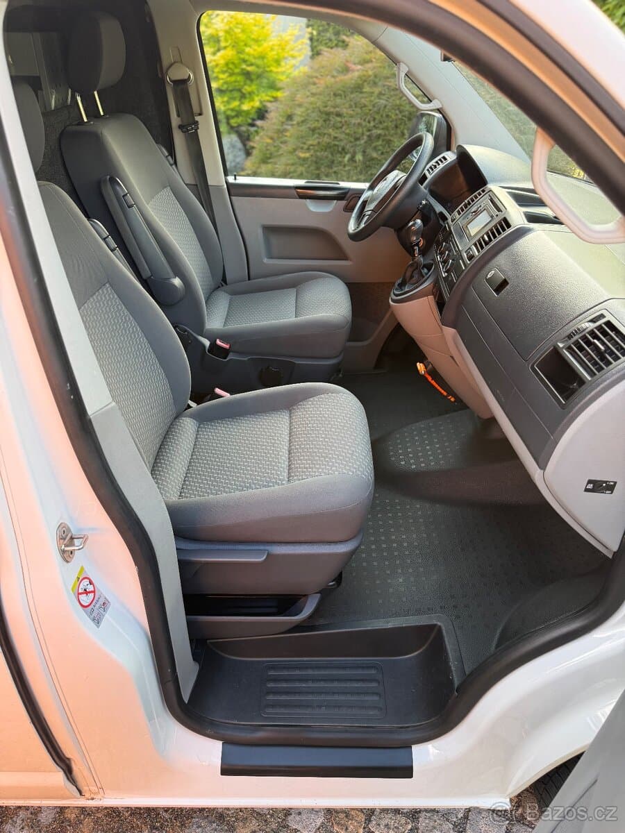 2011 Volkswagen TRANSPORTER - 11