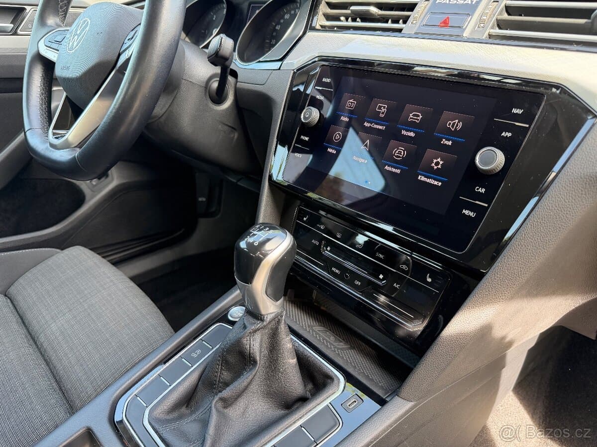 2021 Volkswagen PASSAT - 11