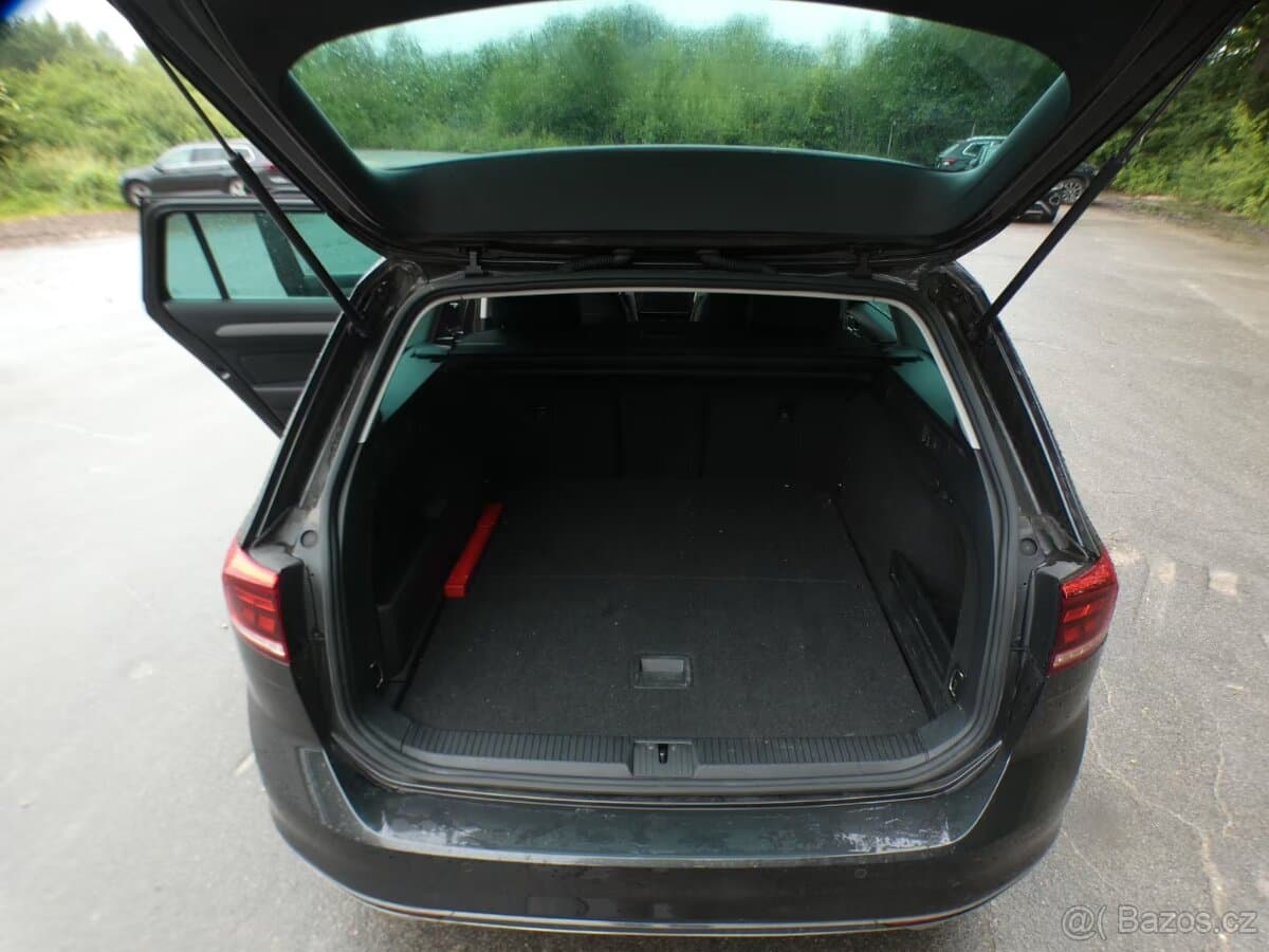 2021 Volkswagen PASSAT - 11