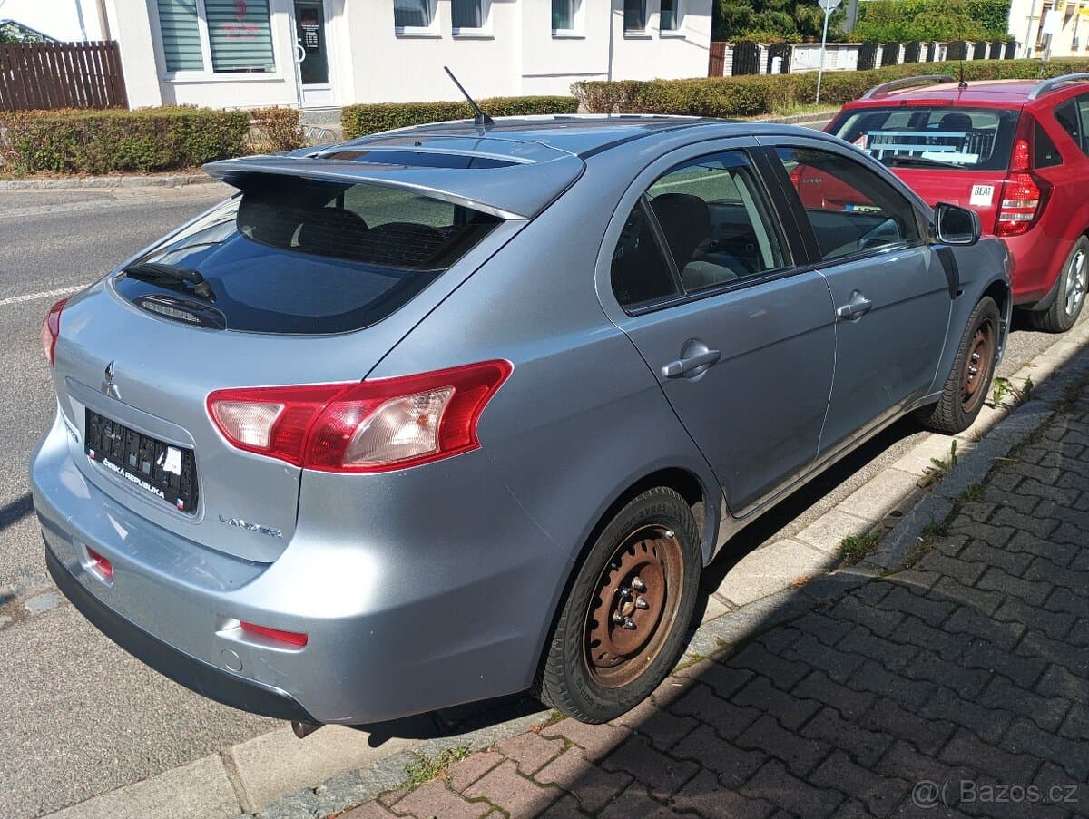 2011 Mitsubishi LANCER - 11