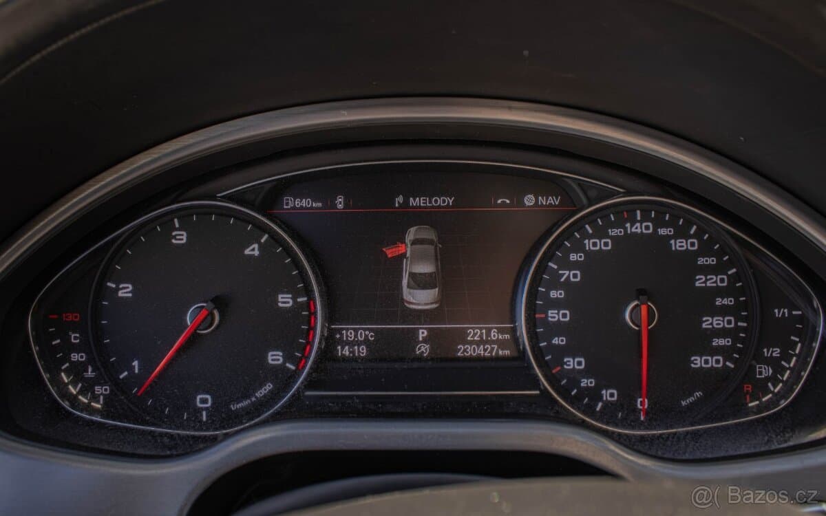 2012 Audi A8 - 11