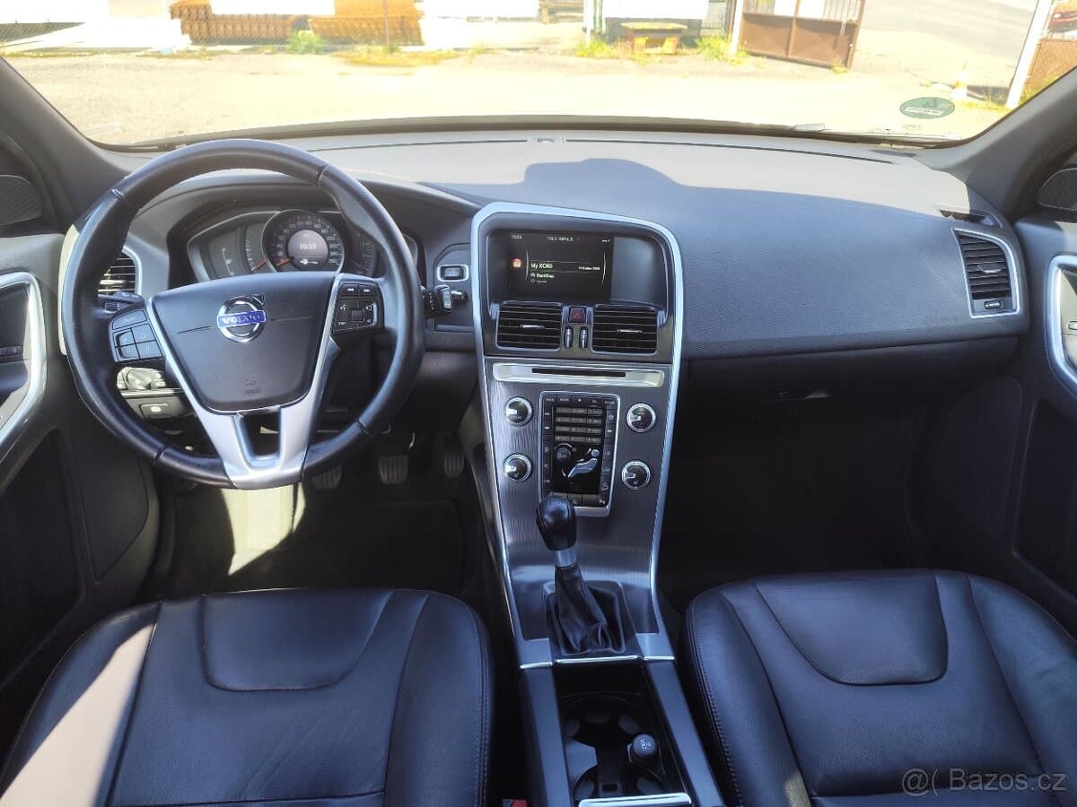 2016 Volvo XC60 - 11