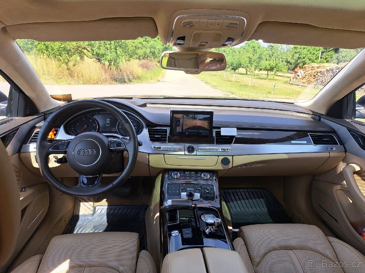 2014 Audi A8 - 11