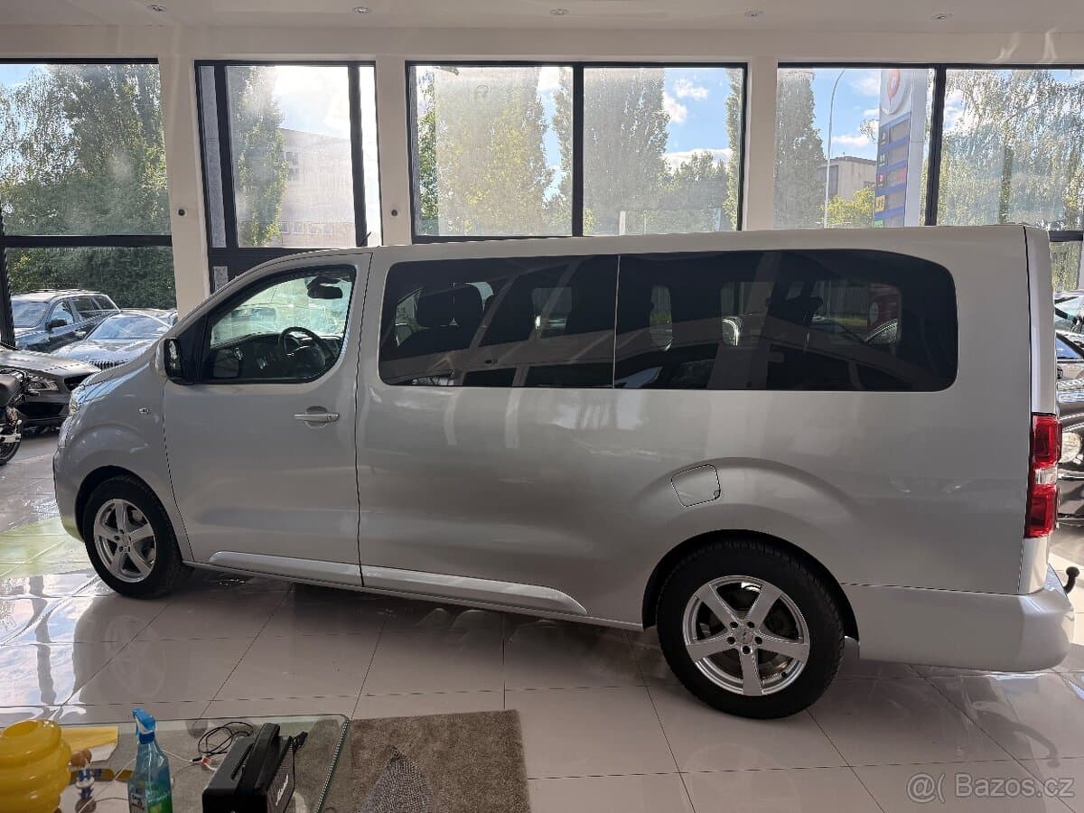 2017 Peugeot TRAVELLER - 11
