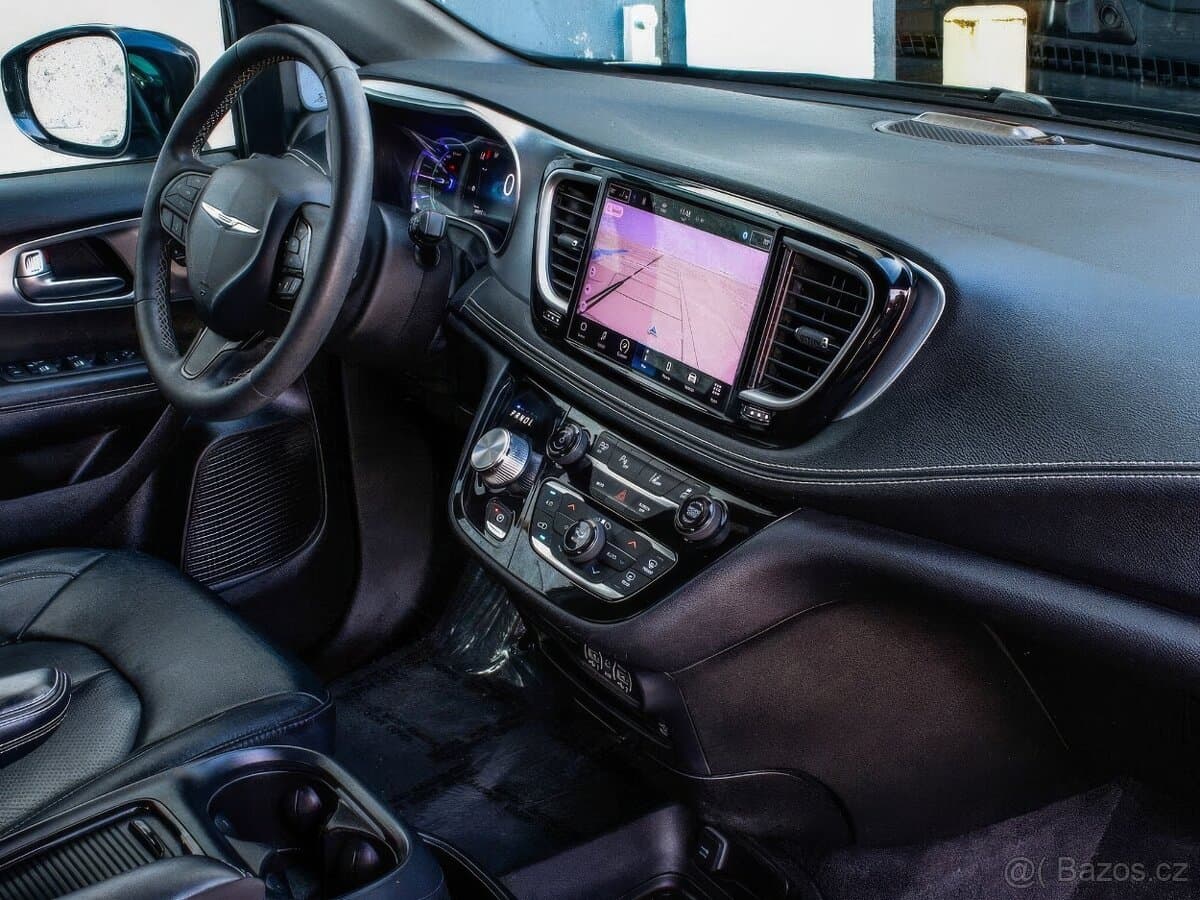 2022 Chrysler PACIFICA - 11