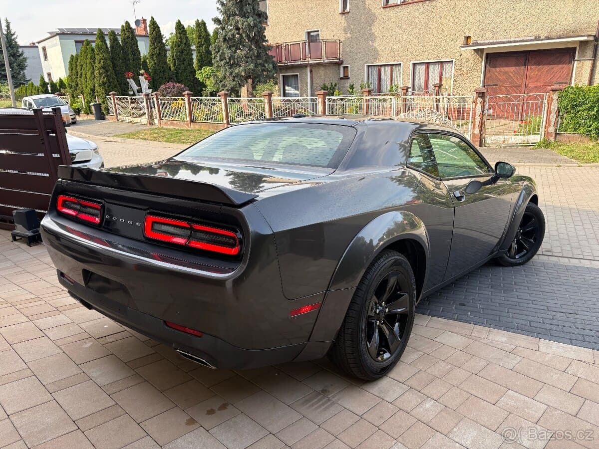 2020 Dodge CHALLENGER - 11