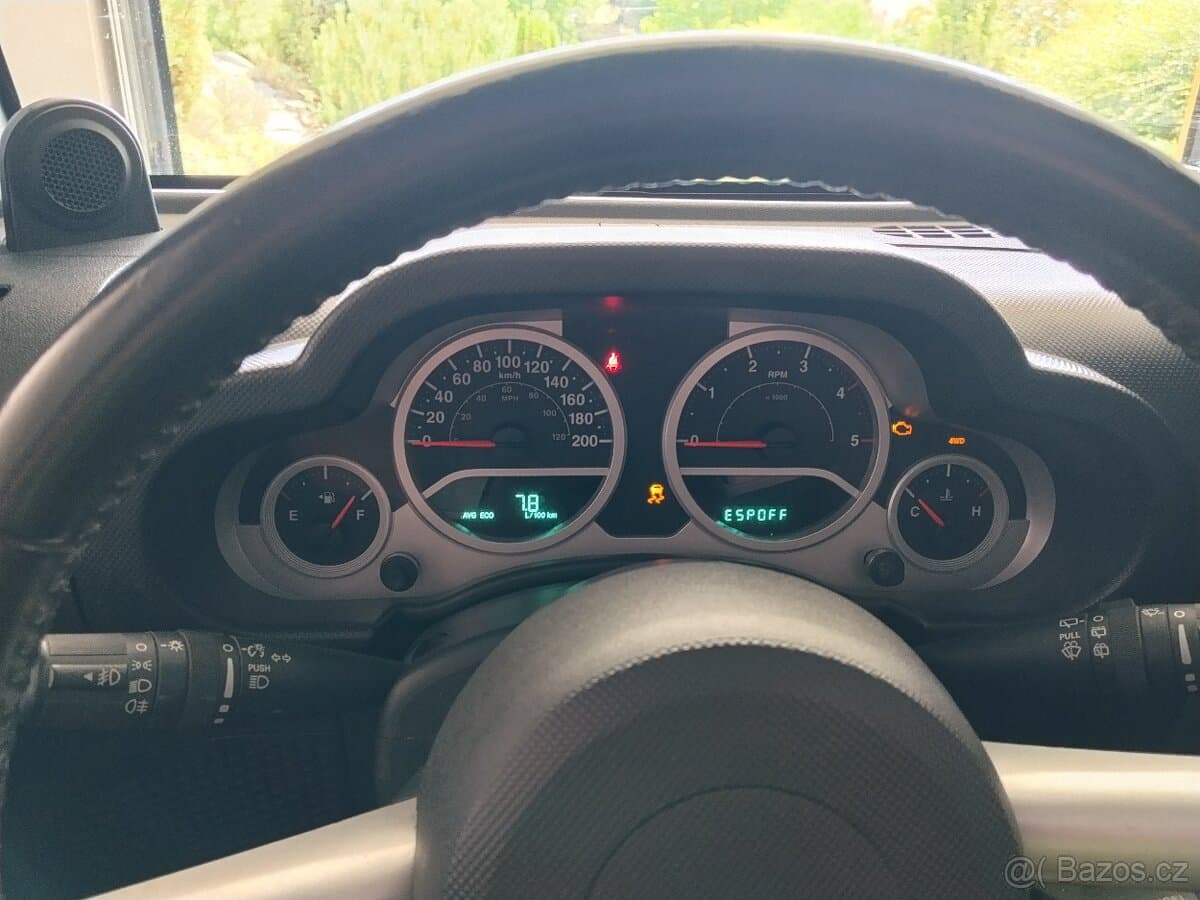 2010 Jeep WRANGLER - 11