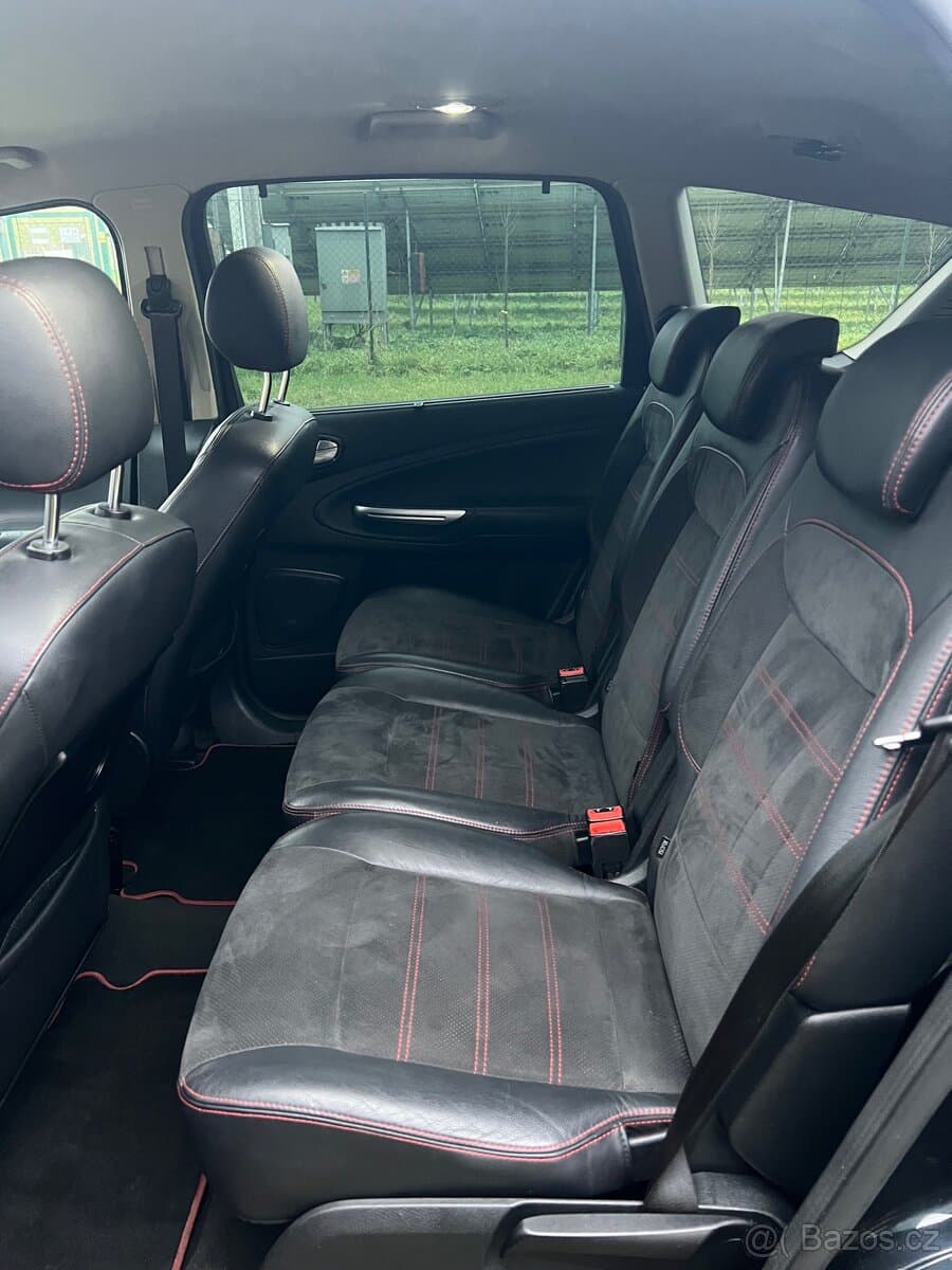 2011 Ford S-MAX - 11