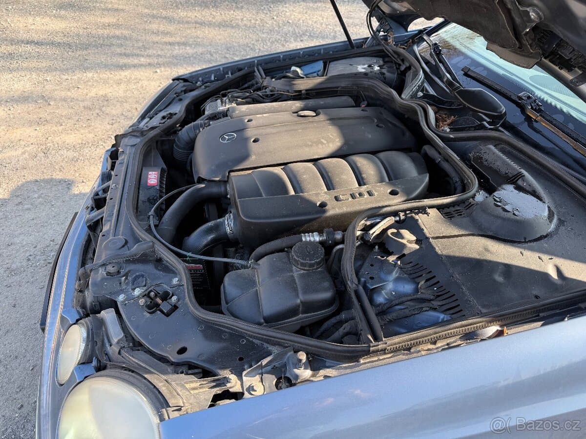 2004 Mercedes-Benz E-CLASS - 11